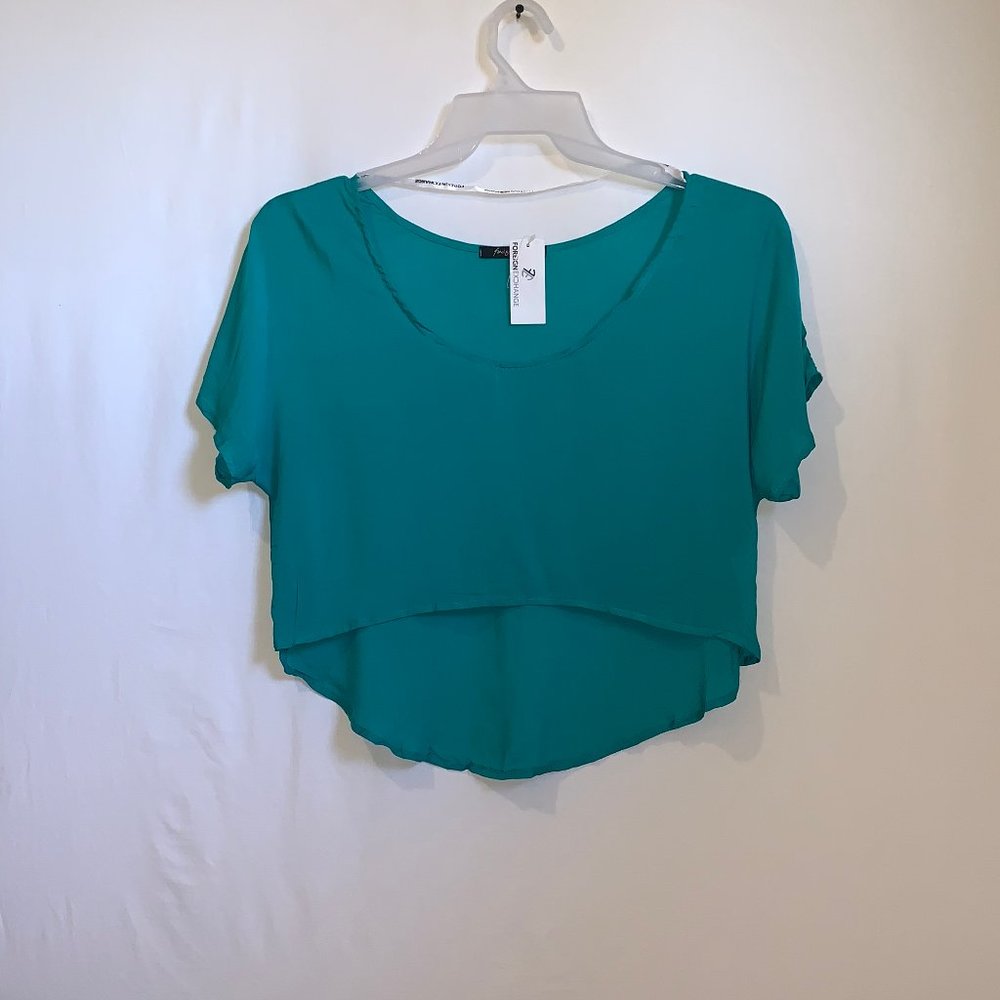 FOREIGN EXCHANGE JADE HIGH-LOW CROP TOP - M